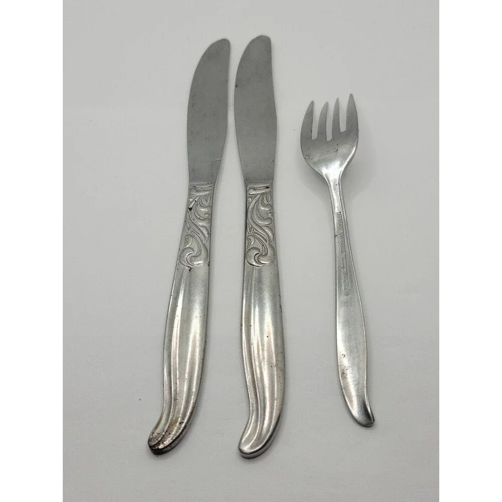 Acsons Vintage Stainless Steel Japan Dignity Butter Knives and 1 Dessert Fork